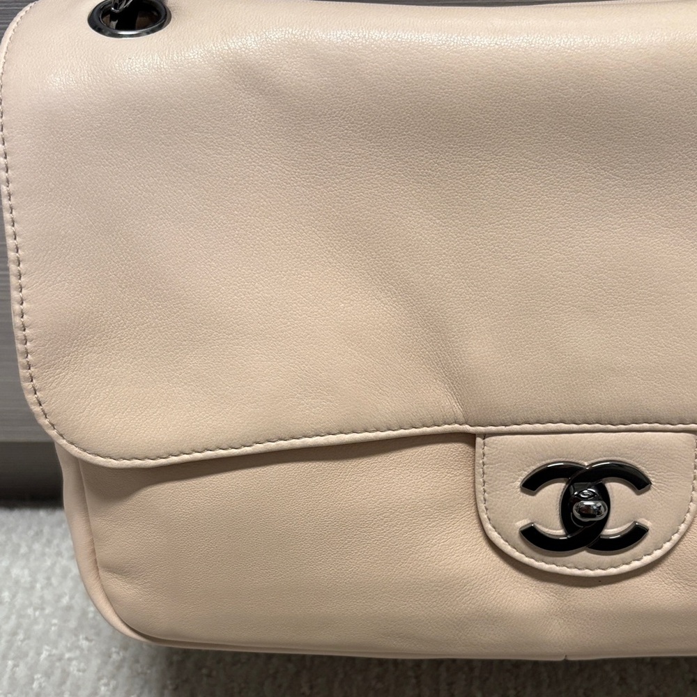 NWT Vintage Chanel Soft & Chain Flap Bag - Picture 2 of 9